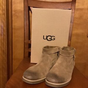 Ugg Chestnut Ankle Boots Sz 12